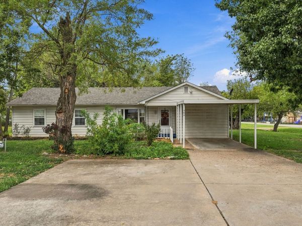 105 S Locust Street, Oologah, OK 74053