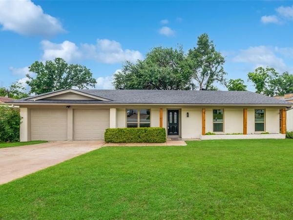2004 York Drive, Edgecliff Village, TX 76134