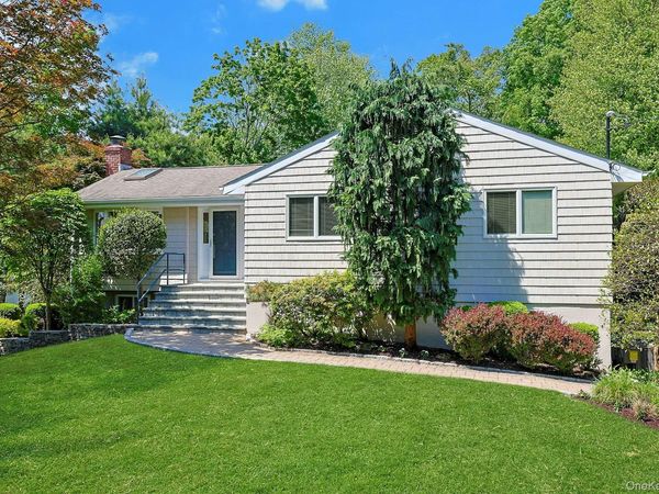 20 Robbins Road, Pleasantville, NY 10570