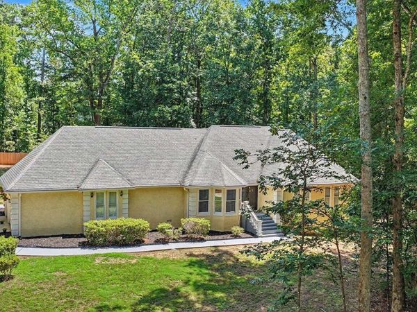 185 Courtland Drive, Fayetteville, GA 30215