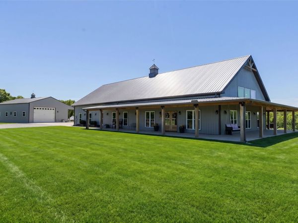 1071 Sycamore Ln , Nunnelly, TN 37137