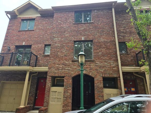 34 Mews Ln, South Orange, NJ 07079