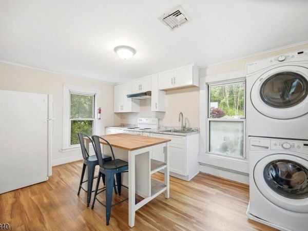 83 High St, Unit 2, Newton, NJ 07860