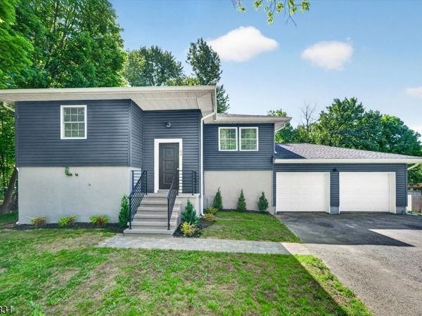 62 Barry Dr, Vernon, NJ 07422