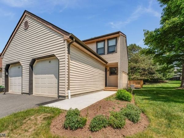 130 Locust Ct, Raritan, NJ 08822