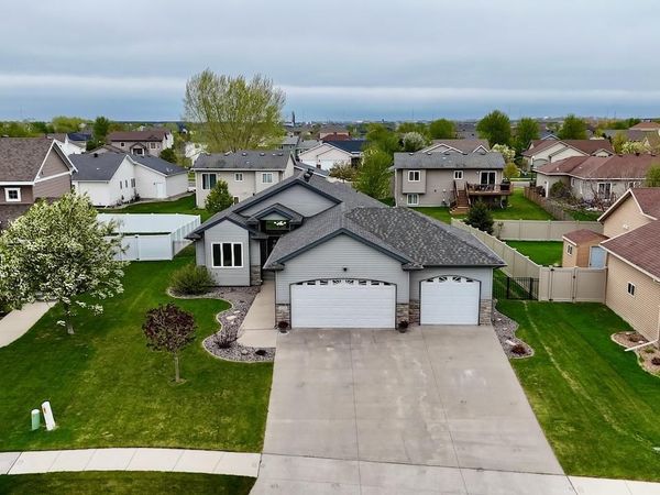 4742 44th Street S, Fargo, ND 58104