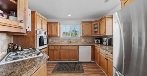 693 Lassen Way, Gardnerville, NV 89460 Photo