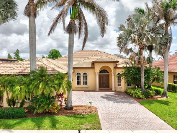 886 SW Grand Reserves Boulevard, Port St. Lucie, FL 34986