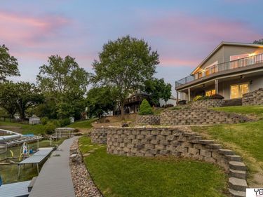 1564 Trumball Terrace, Plattsmouth, NE 68048