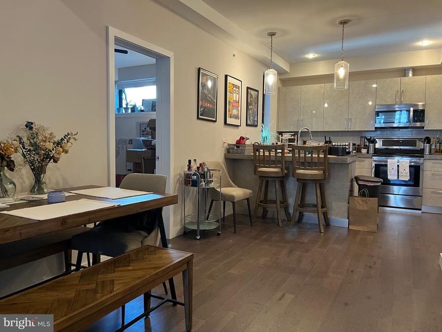 938 New Market Street, Unit 202, Philadelphia, PA 19123 Main Photo