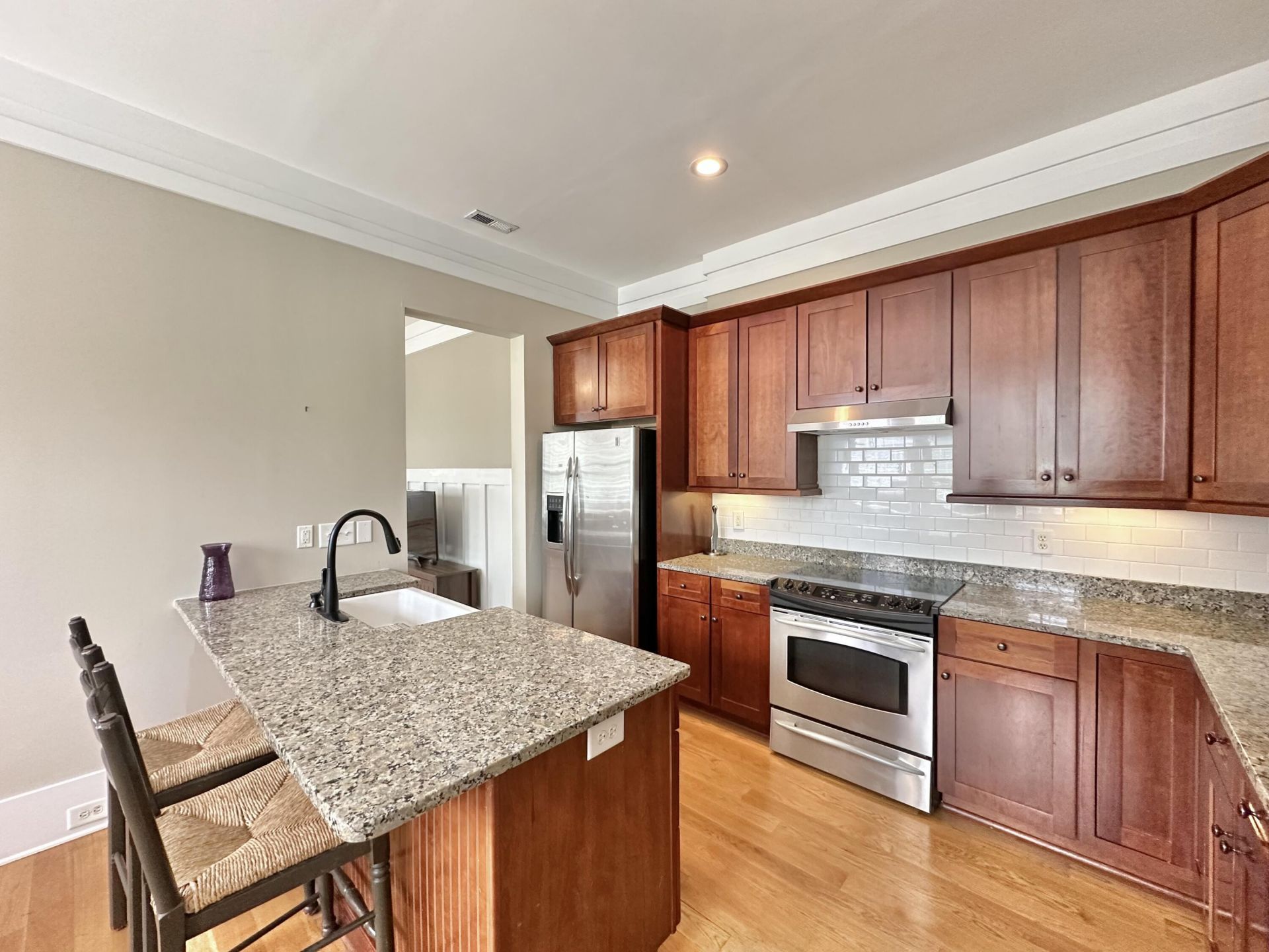 76 Alberta Avenue Photo 6