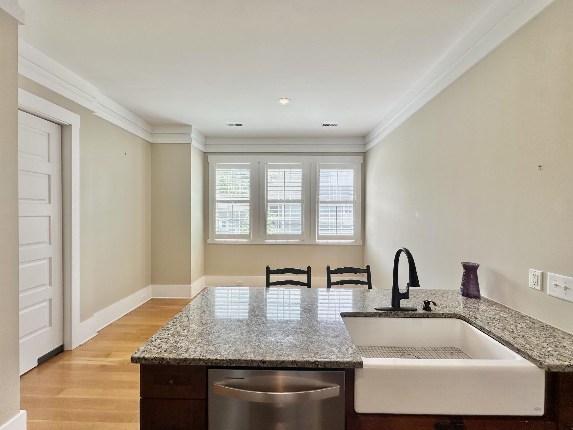 76 Alberta Avenue Photo 8