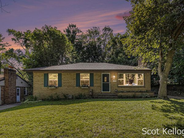1426 Lewison Avenue NE, Grand Rapids, MI 49505