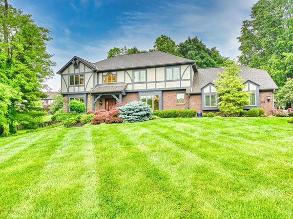906 Squire Hill Court, Crescent Springs, KY 41017