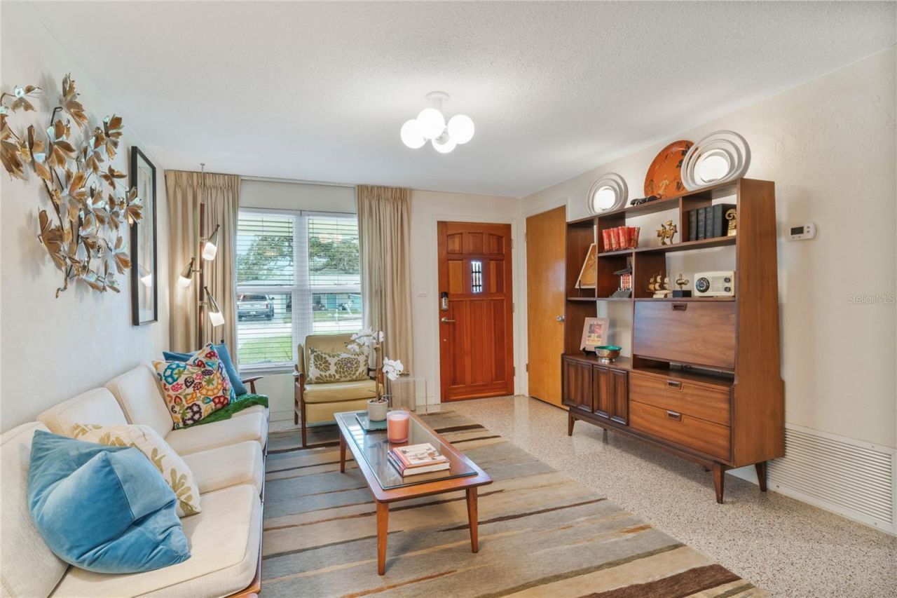 809 E 15th Avenue, New Smyrna Beach, FL 32169 Photo