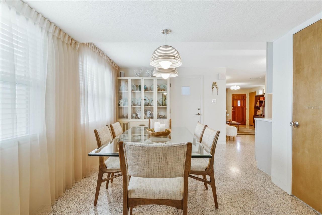 809 E 15th Avenue, New Smyrna Beach, FL 32169 Photo