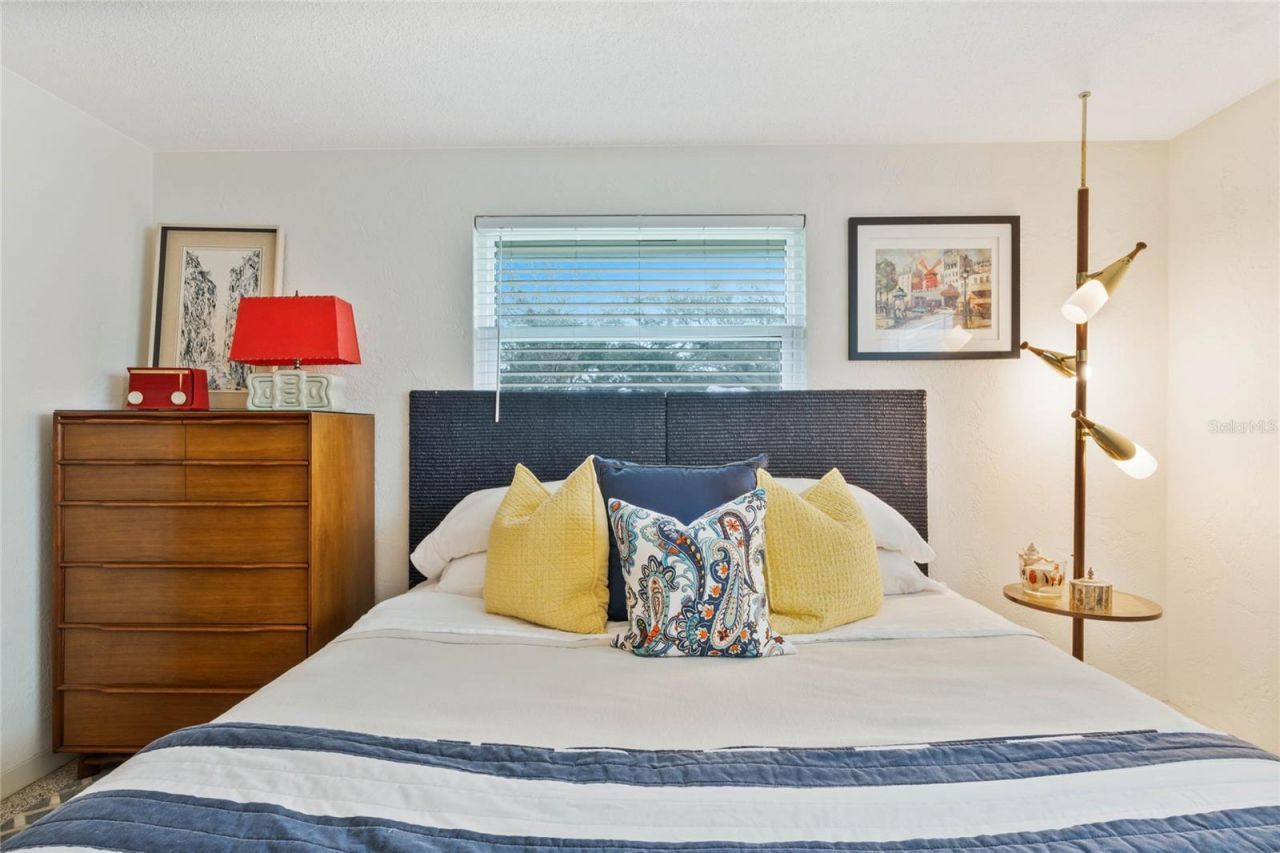 809 E 15th Avenue, New Smyrna Beach, FL 32169 Photo