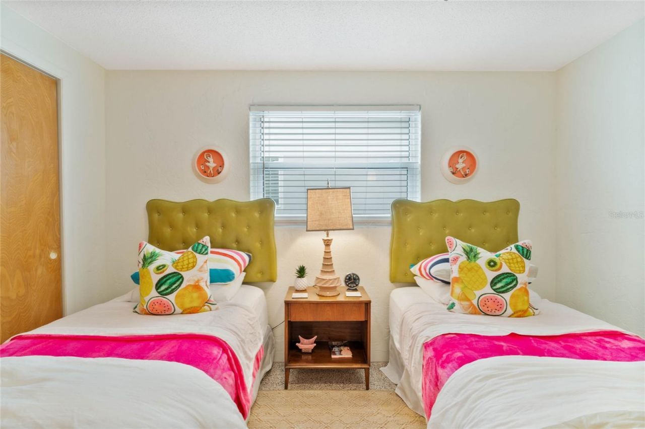 809 E 15th Avenue, New Smyrna Beach, FL 32169 Photo