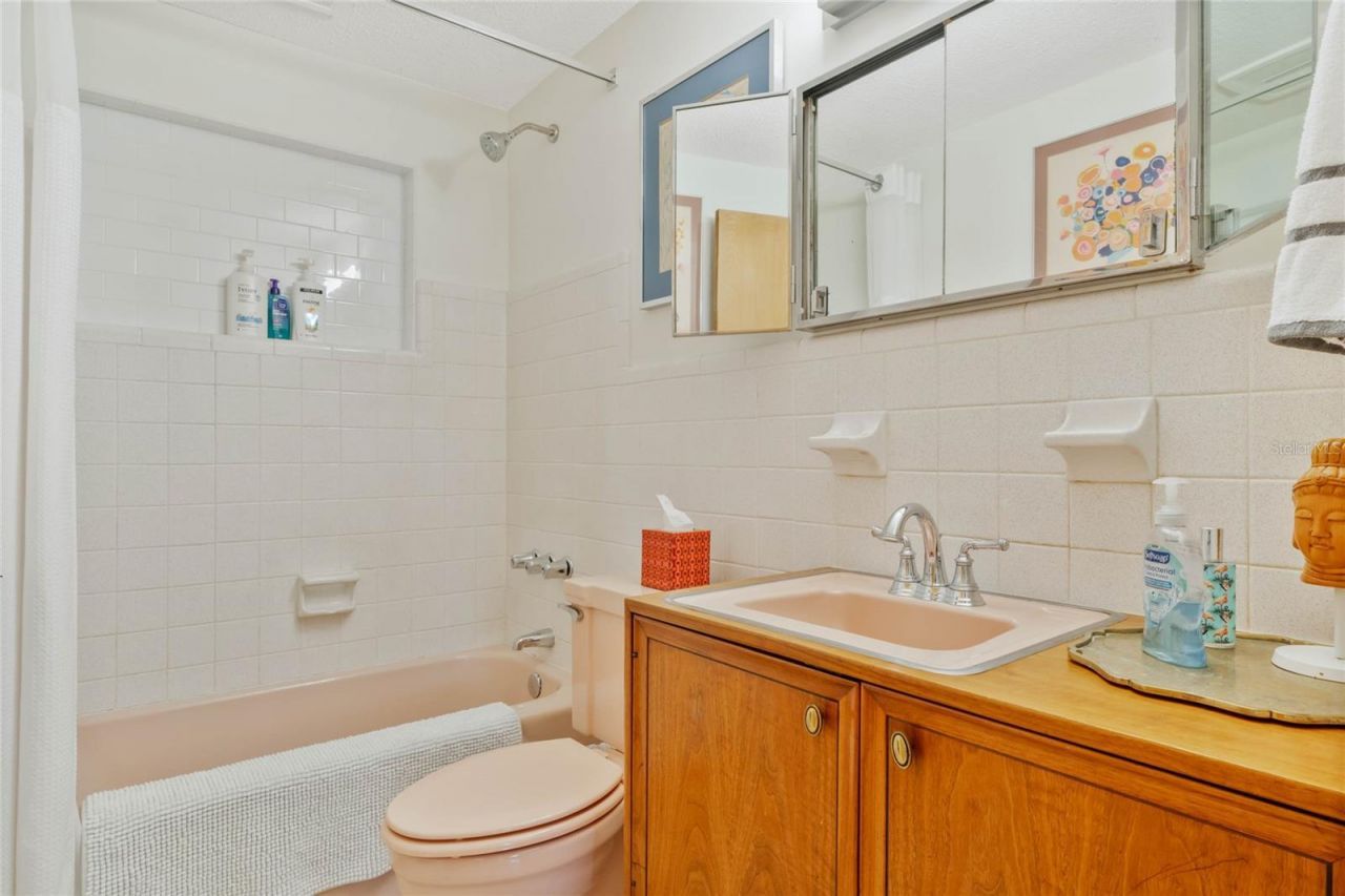 809 E 15th Avenue, New Smyrna Beach, FL 32169 Photo