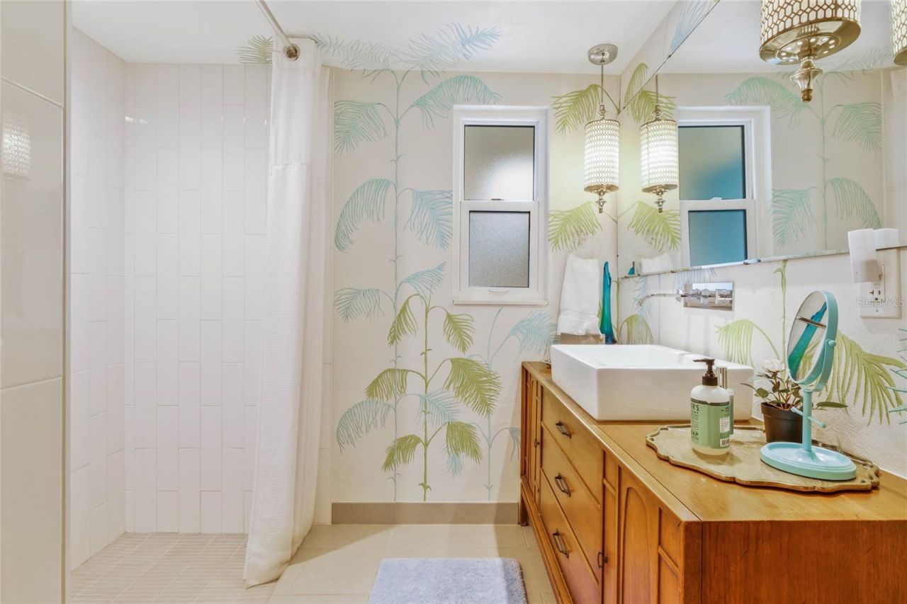 809 E 15th Avenue, New Smyrna Beach, FL 32169 Photo