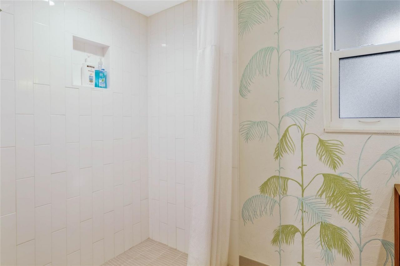 809 E 15th Avenue, New Smyrna Beach, FL 32169 Photo