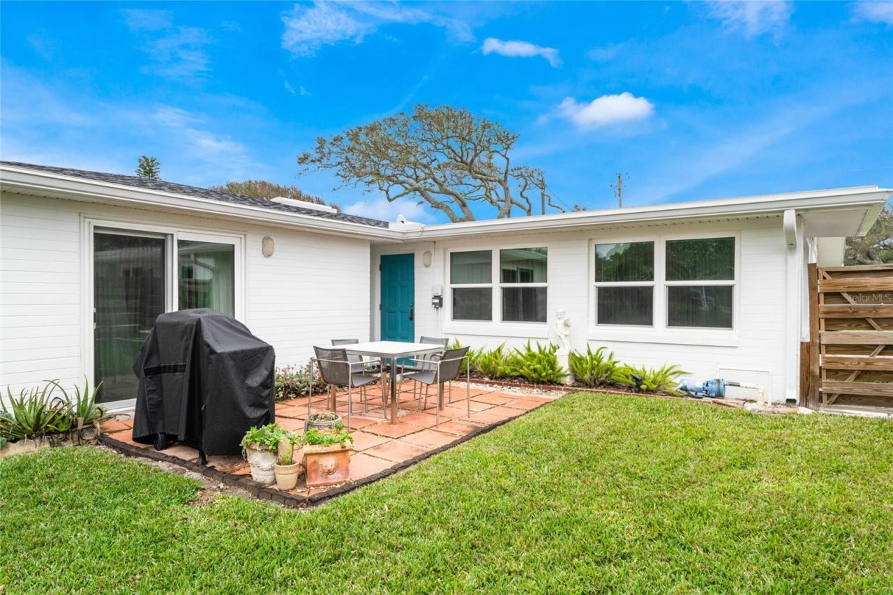 809 E 15th Avenue, New Smyrna Beach, FL 32169 Photo