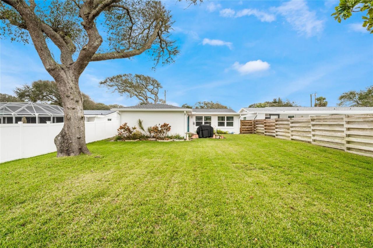 809 E 15th Avenue, New Smyrna Beach, FL 32169 Photo