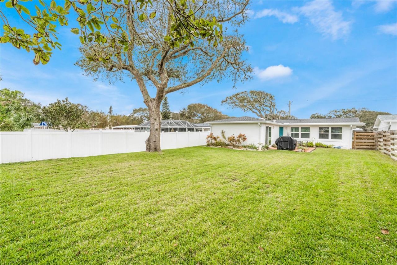 809 E 15th Avenue, New Smyrna Beach, FL 32169 Photo