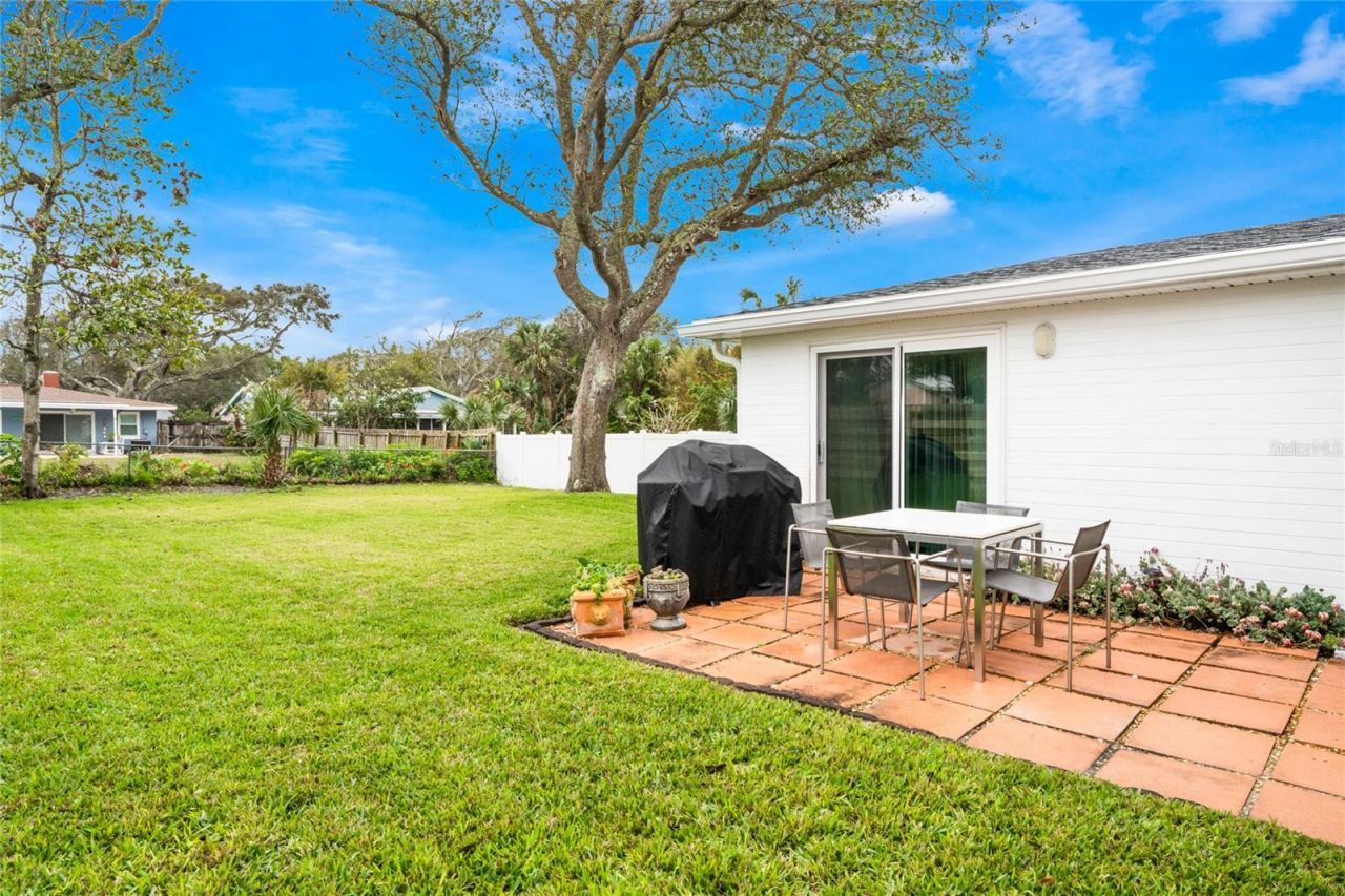 809 E 15th Avenue, New Smyrna Beach, FL 32169 Photo