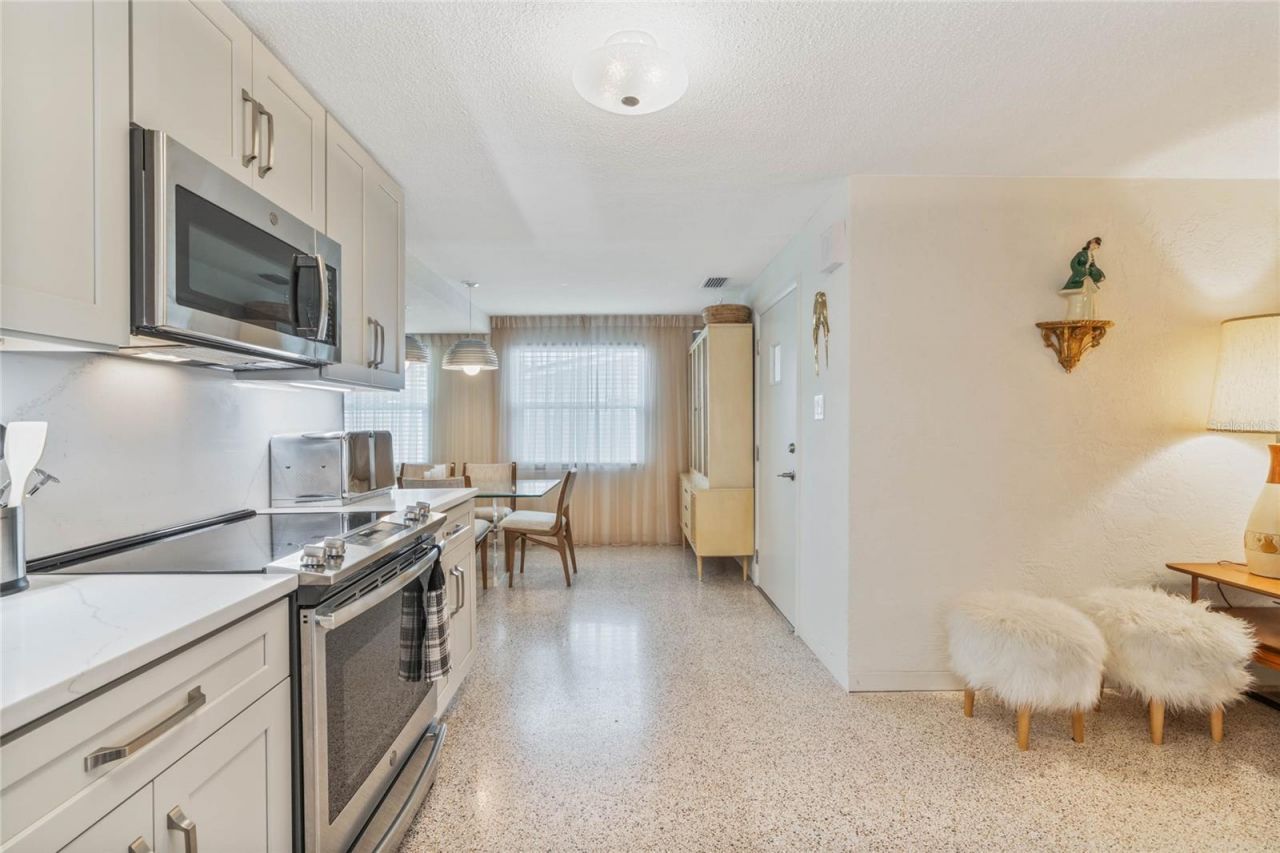 809 E 15th Avenue, New Smyrna Beach, FL 32169 Photo