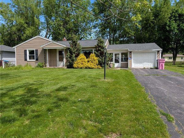 28 Ranch Village Lane , Rochester, NY 14624