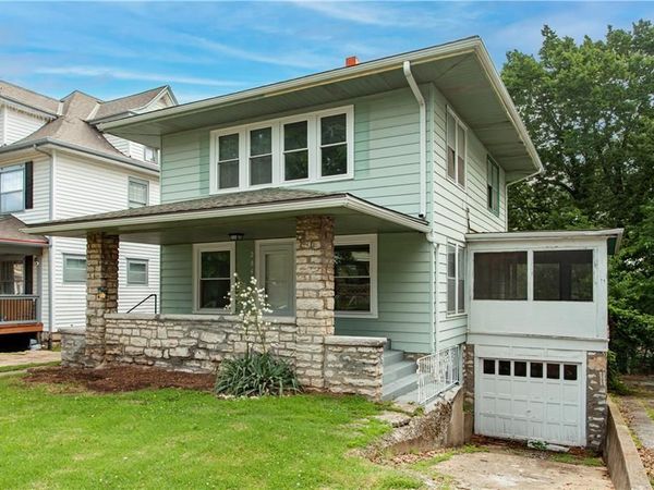 2843 Parkwood Boulevard, Kansas City, KS 66104
