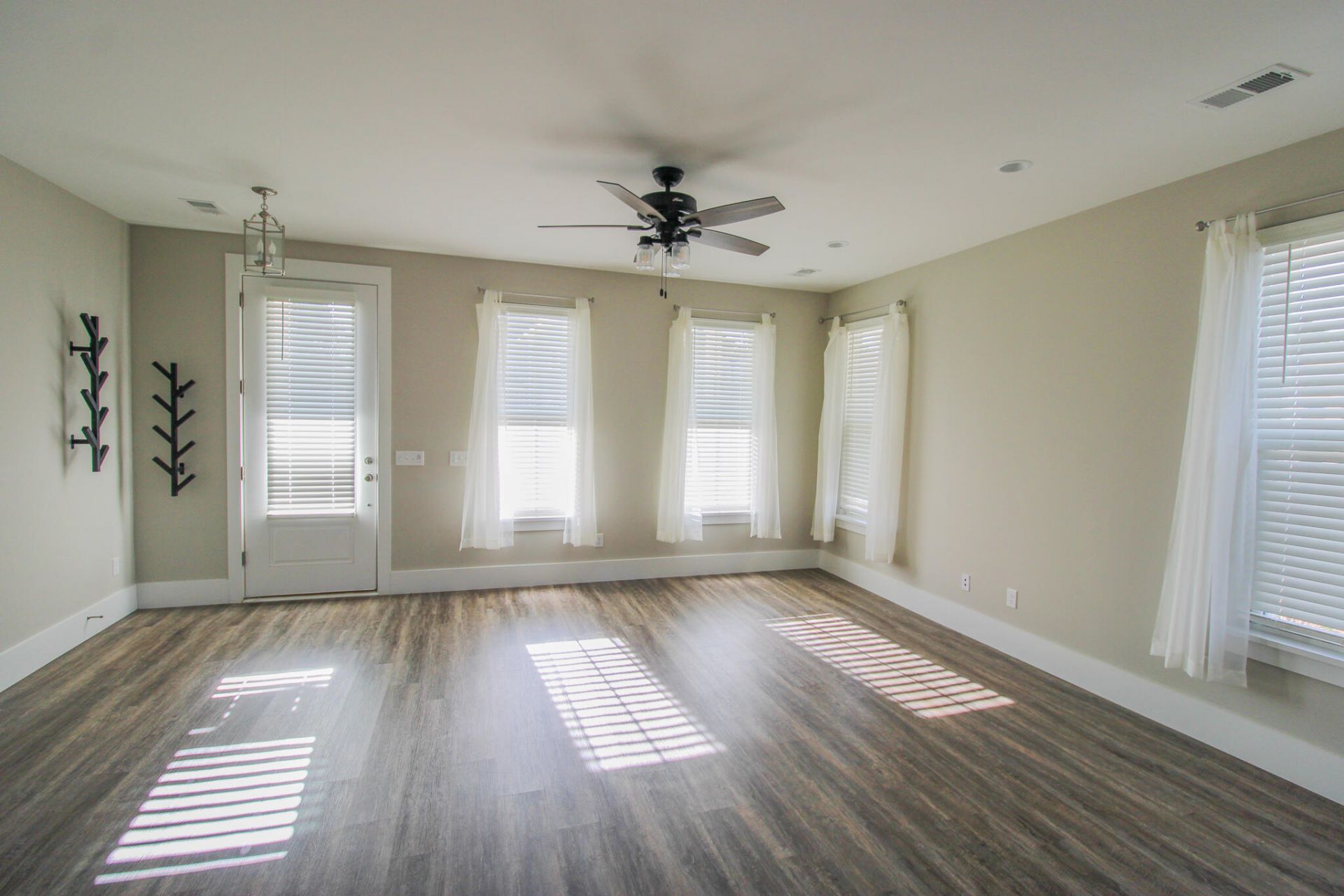286 Great Lawn Drive Photo 7