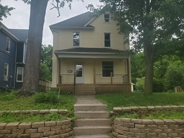 712 3rd st A , Moline, IL 61265