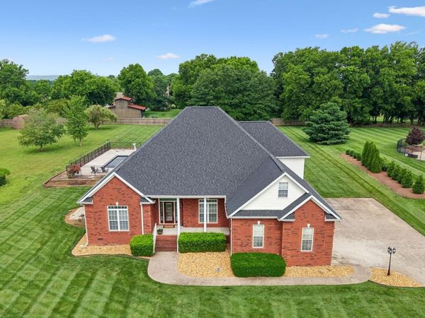 6928 Zion Crossing Ct, Columbia, TN 38401