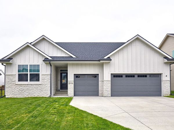 2735 SE Florence Drive, Waukee, IA 50263