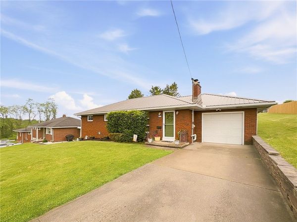 6 Valley Vue Dr, Uniontown, PA 15401