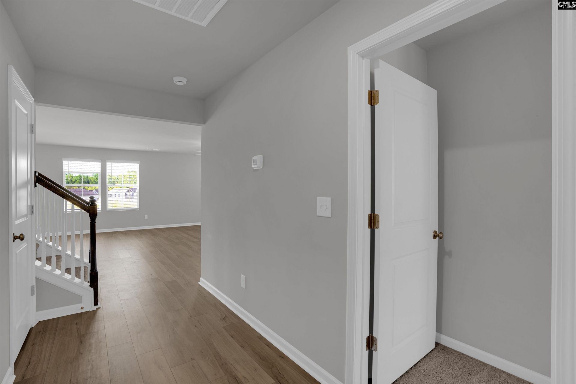 391 Aldergate Drive Photo 5