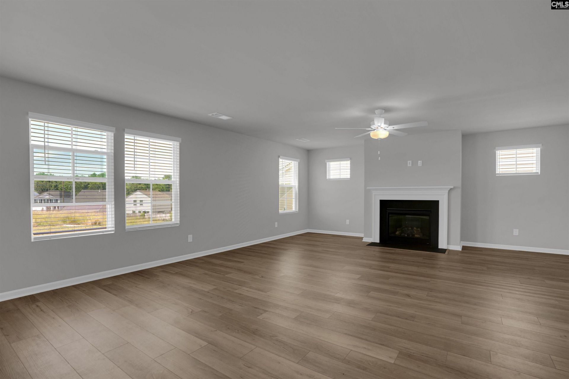 391 Aldergate Drive Photo 6