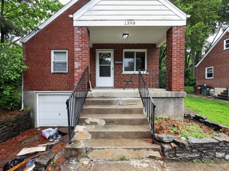 1398 Adams Road, Cincinnati, OH 45231 Photo 2