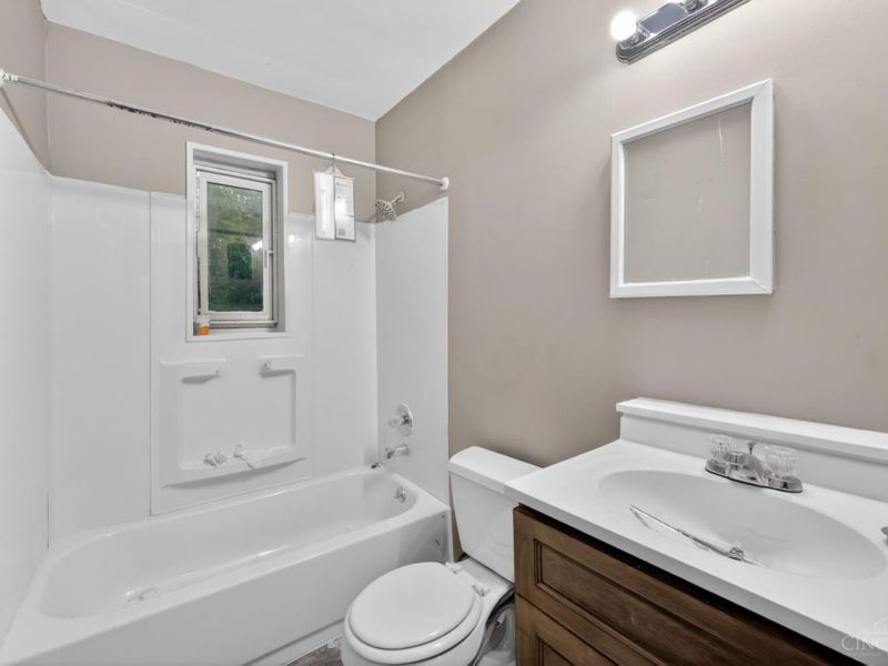 1398 Adams Road, Cincinnati, OH 45231 Photo 20