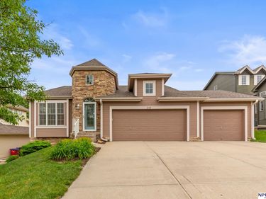 607 S 180 Avenue , Omaha, NE 68022