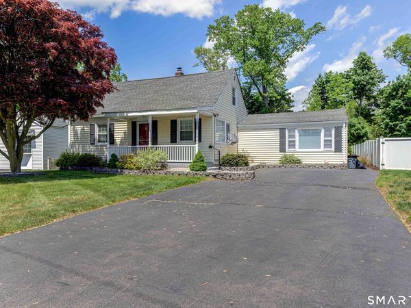 26 Macarthur , North Haven, CT 06473