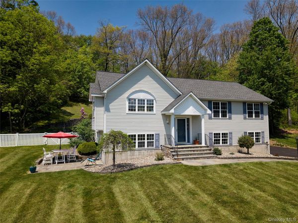 64 Secor Lane , Hopewell Junction, NY 12533