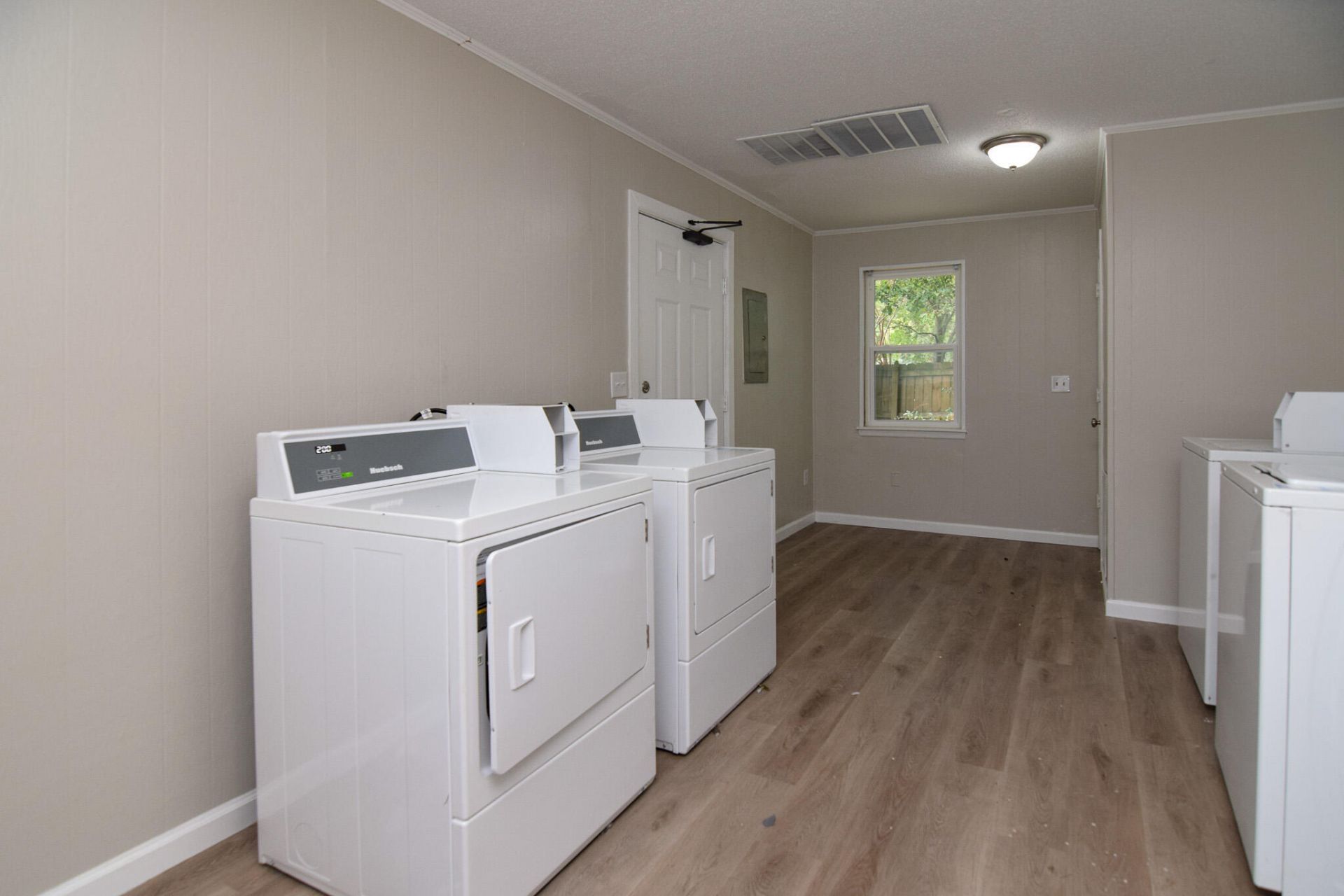 1724 Ashley Hall Road Photo 9