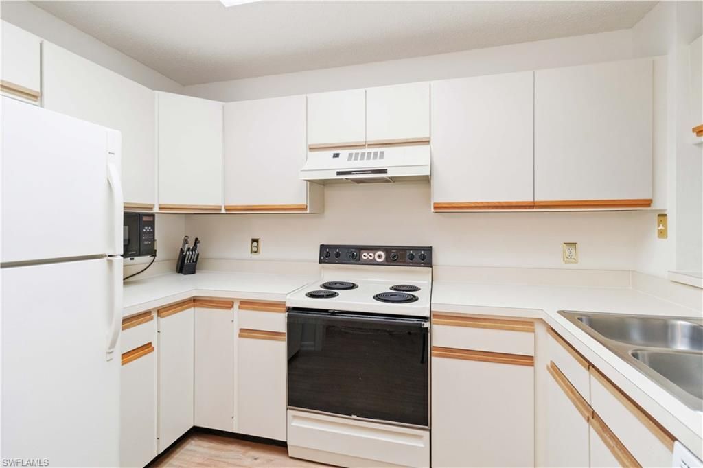 201 Arbor Lake Dr, Unit 205, Naples, FL 34110 Photo