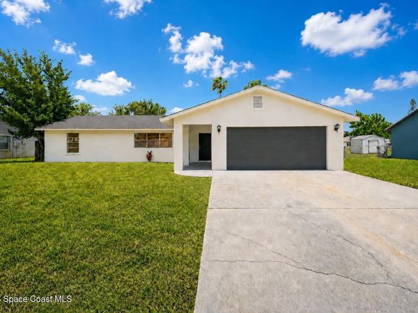 901 Grandeur Street SE, Palm Bay, FL 32909