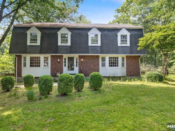 49 Clover Lane, Upper Saddle River, NJ 07458