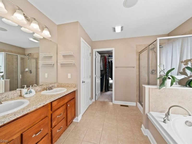 34592 Braemore Drive , North Ridgeville, OH 44039 Photo 19