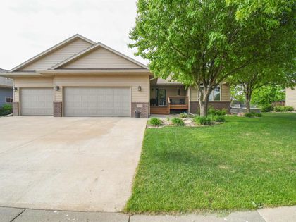 5125 S Manchester Ct Sioux Falls, SD 57108